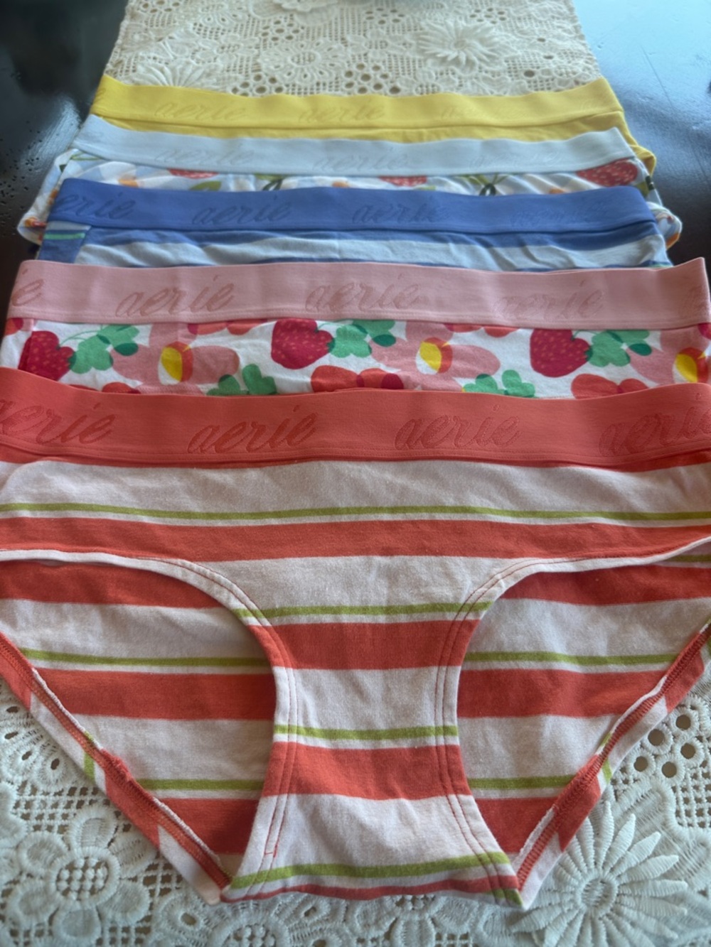 Aerie women's underwear, bikini or cheeky style panties Size Large Five Pairs
